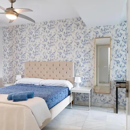 Holiday home Ab Properties: Design House - Golden Mile Retreat