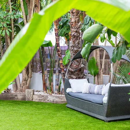 Ab Properties: Design House - Golden Mile Retreat Holiday home