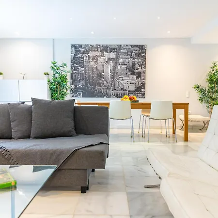 Holiday home Ab Properties: Design House - Golden Mile Retreat